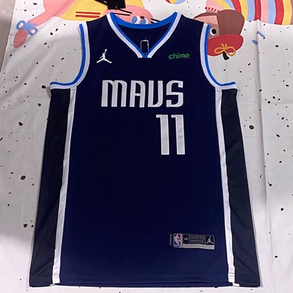 Dallas Mavericks player IRVING 11 dark blue jersey - Picture 1 of 6